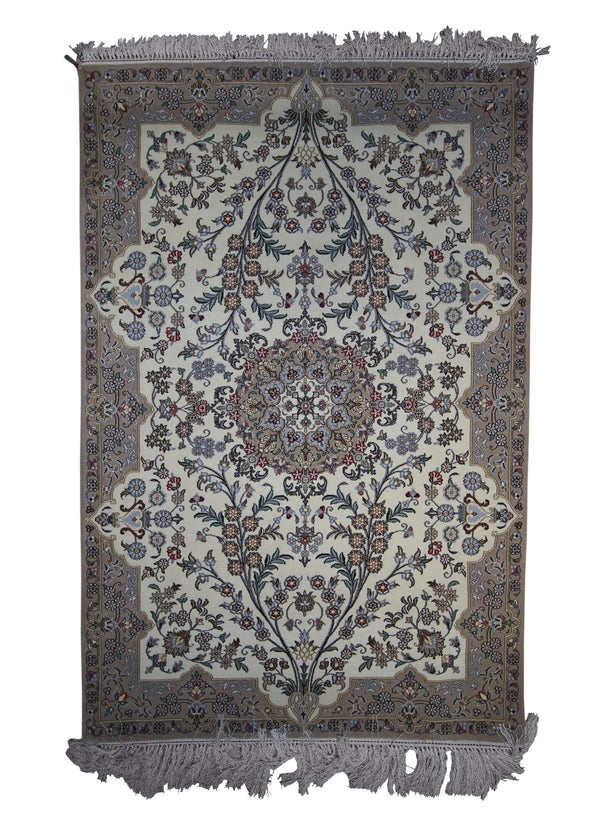 A27513 Persian Rug Isfahan Handmade Area Traditional 3'5'' x 5'5'' -3x5- Whites Beige Green Floral Design
