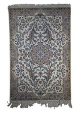 A27514 Persian Rug Isfahan Handmade Area Traditional 3'5'' x 5'5'' -3x5- Whites Beige Green Floral Design