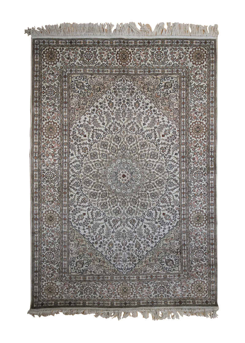 A32796 Oriental Rug Turkish Handmade Area Traditional 4'0'' x 5'11'' -4x6- Whites Beige Green Floral Design