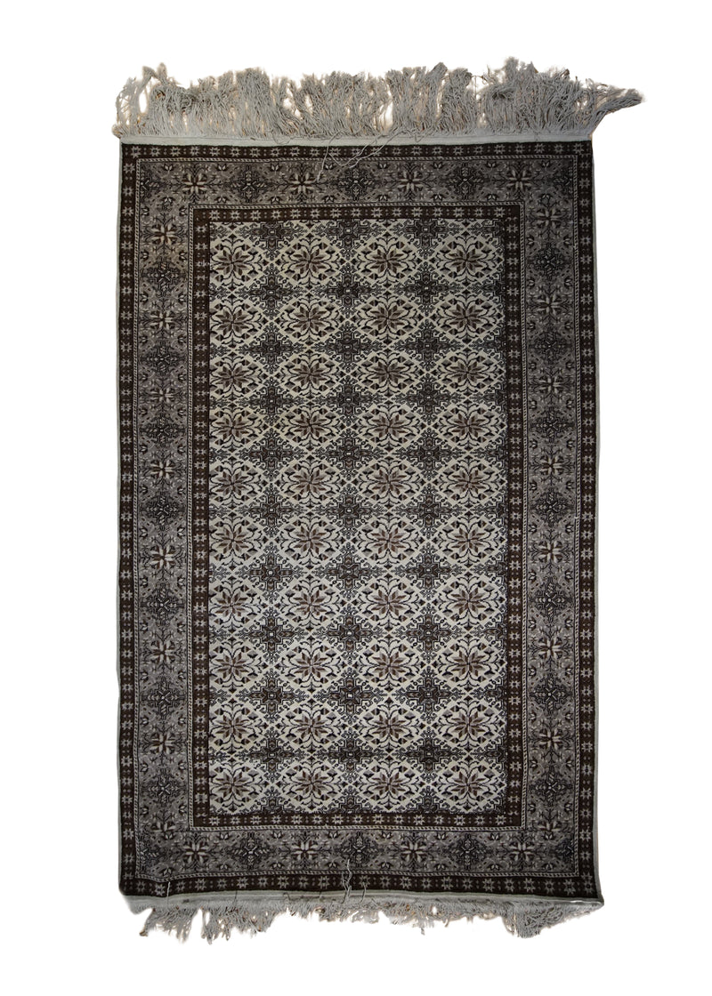 A33031 Oriental Rug Turkish Handmade Area Tribal 3'11'' x 5'9'' -4x6- Whites Beige Brown Geometric Design