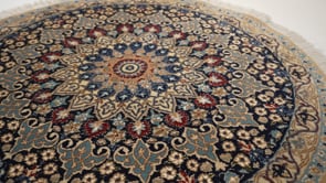 Persian Rug Nain Handmade Round Traditional 3'4"x3'4" (3x3) Whites/Beige Blue Floral Design #35736