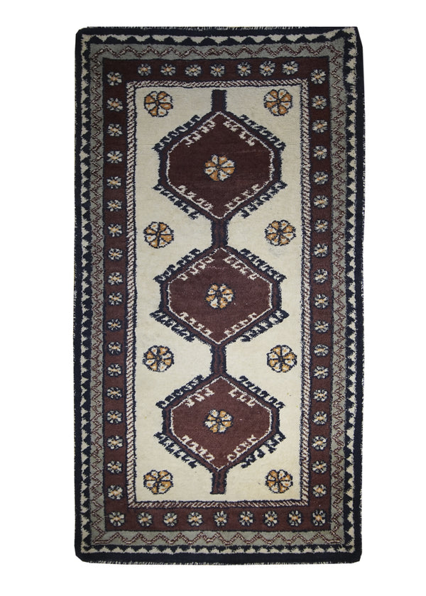 A20320 Persian Rug Shiraz Handmade Area Tribal 2'8'' x 5'0'' -3x5- Whites Beige Gray Brown Geometric Design